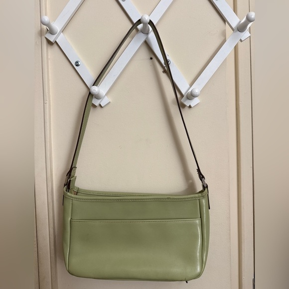 Liz Claiborne Woman’s Green Villager Shoulder Bag Purse - Picture 2 of 3